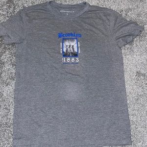 Gray Aeropostale T shirt
